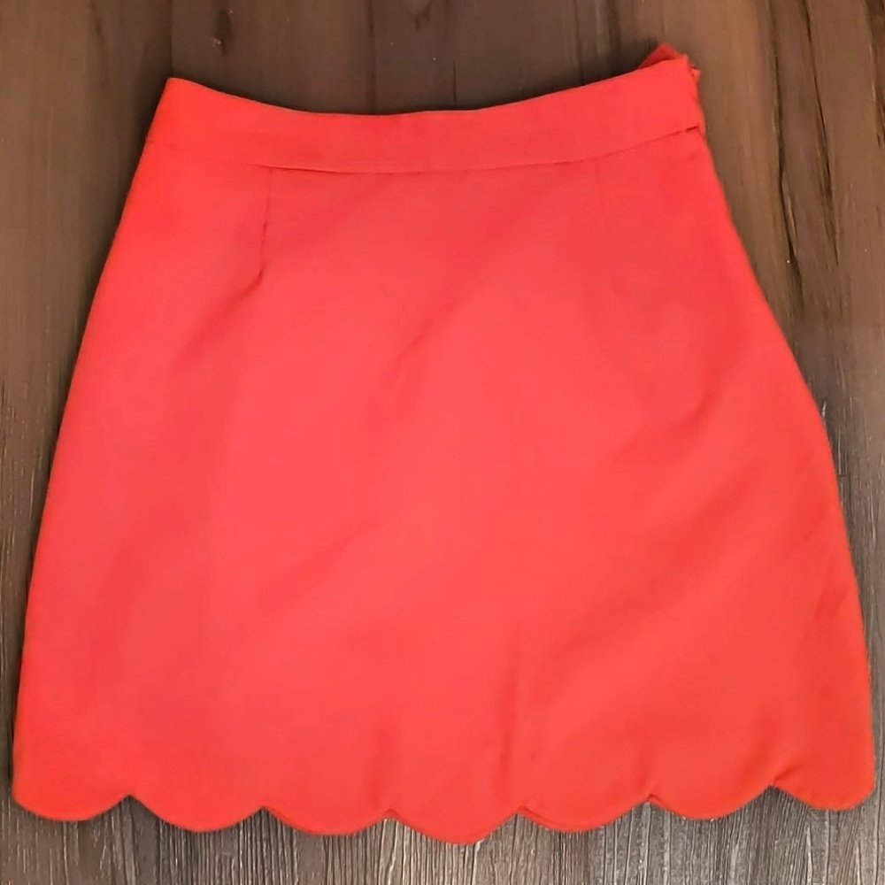 Scalloped mini
